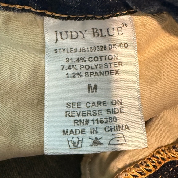 Judy Blue Fresh Bloom Tummy Control High Rise Raw Hem Jean Short size Medium - Picture 4 of 9